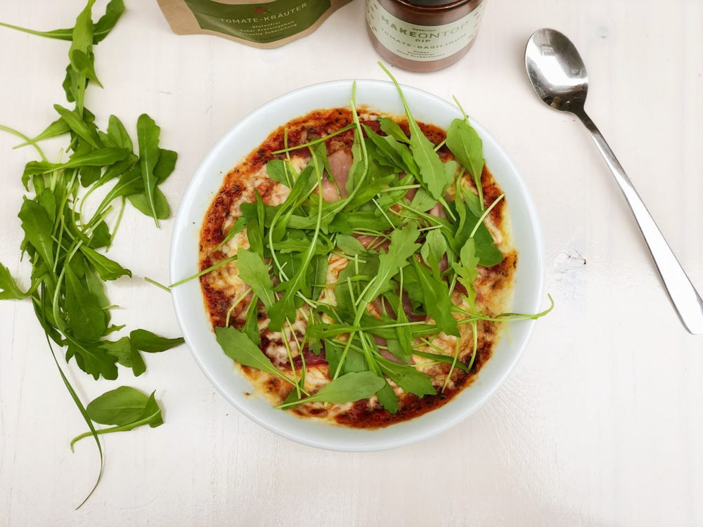 HERZHAFTE BOWL MIT RUCOLA & SCHINKEN