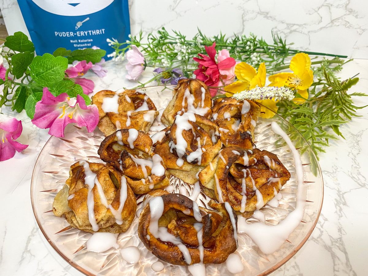 SCHNECKEN MIT FRUCHTFÜLLUNG – Joana & Mayra von MAKECAKE SCHNECKEN MIT FRUCHTFÜLLUNG – Joana & Mayra von MAKECAKE