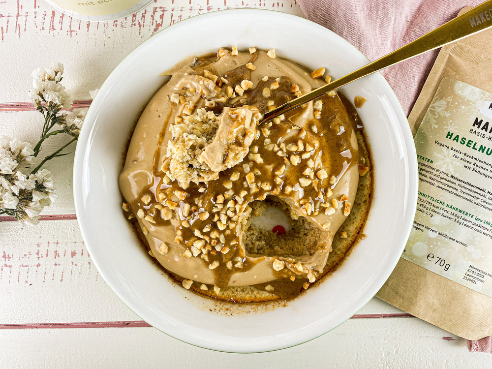 TÜRCHEN NR.1: VEGANE GIOTTO-KUCHENBOWL  IM MAKECAKE-STYLE