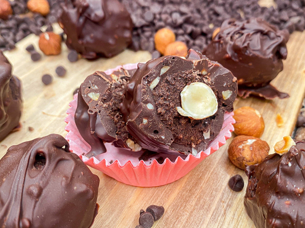 Zartbitter Rocher-Kugeln im MAKECAKE-Style